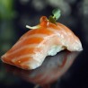 Salmon Nigiri (2 pcs)