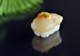 Hotategai (Scallops) Nigiri (2 pcs)