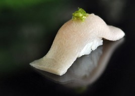 Hamachi (Yellowtail) Nigiri (2 pcs)