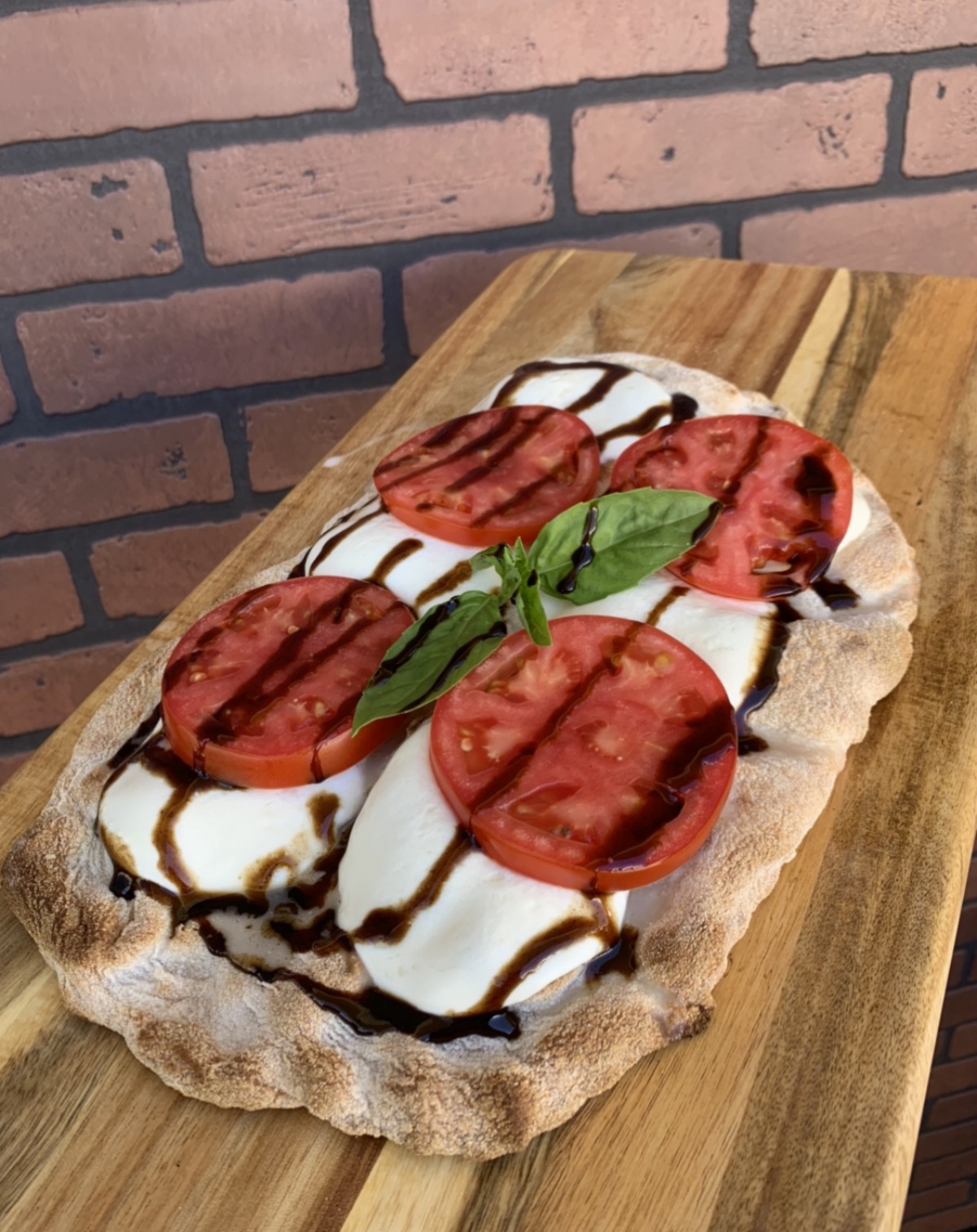 Pinsa Caprese