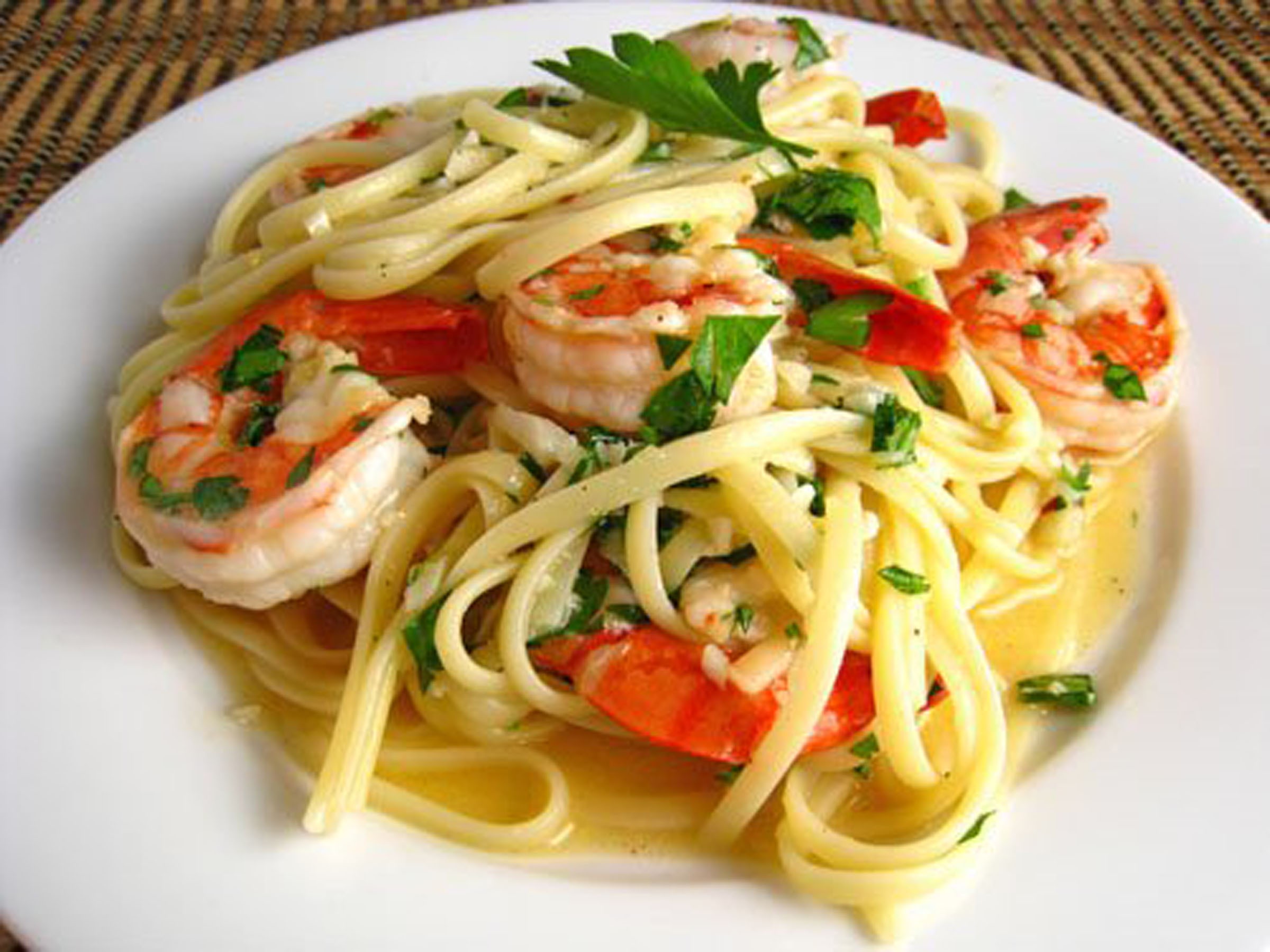 Spaghetti in Garlic Butter and Shrimp