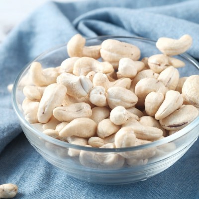 CASHEWS, RAW