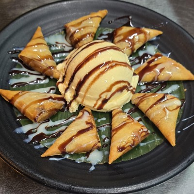 FRIED BANANA with VANILLA ICE CREAM