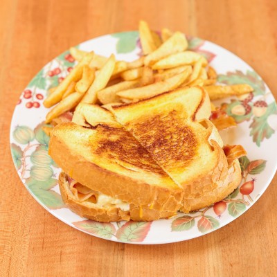 Mac And Grilled Cheese