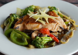 SP10. Pad Ginger Salmon