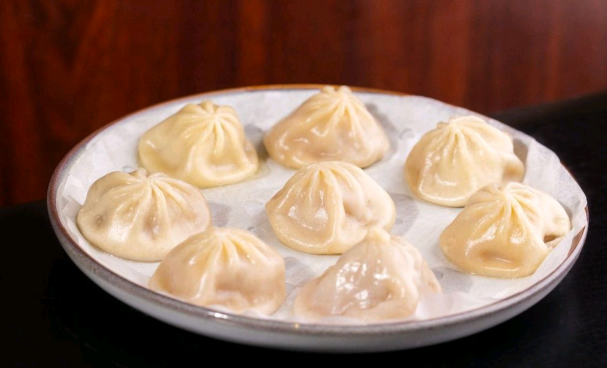 Juicy Steamed Pork Dumplings (8 pc)