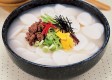 F-16. Sliced Rice and Cake Soup (떡국/米片汤) 11.25