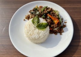 Khaw Pad Kapraw Neu (Beef)