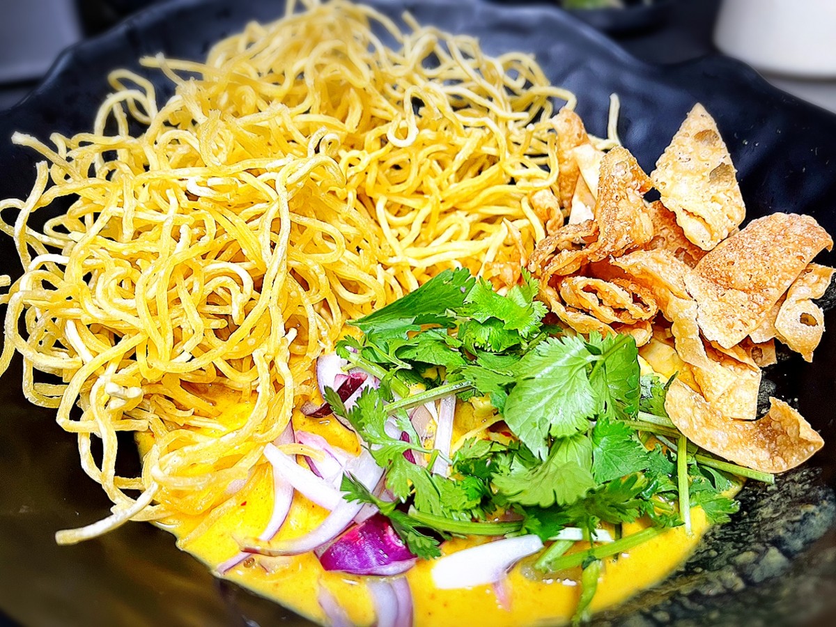 Yellow Curry Egg Noodles ข้าวซอย