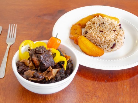 Dainty's Jamaican Kitchen Entrees