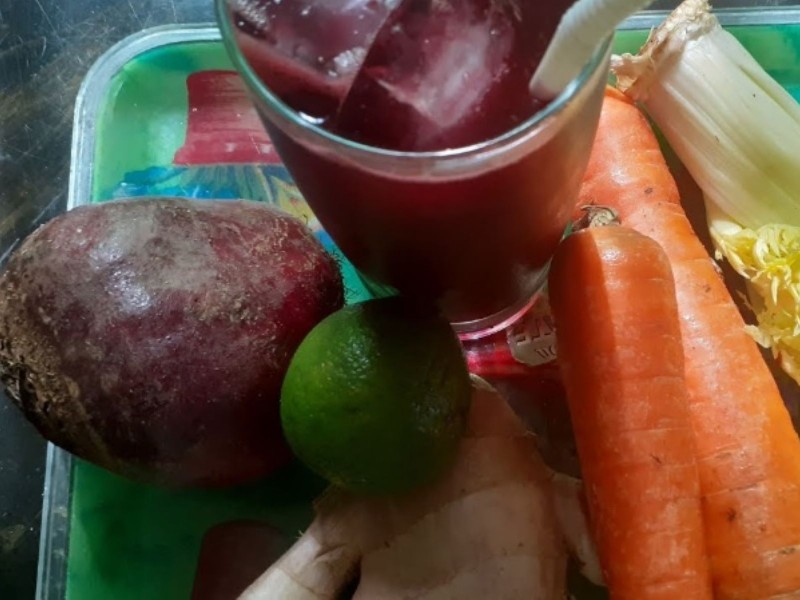 Fresh Juices (Seasonal fruits and veggies)