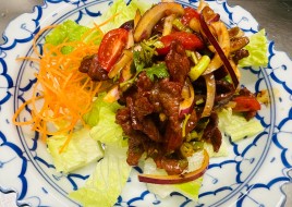 YUM NEUR (BEEF SALAD)