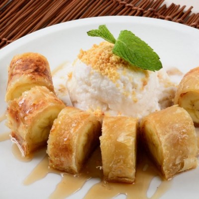Banana with Coconut Ice Cream
