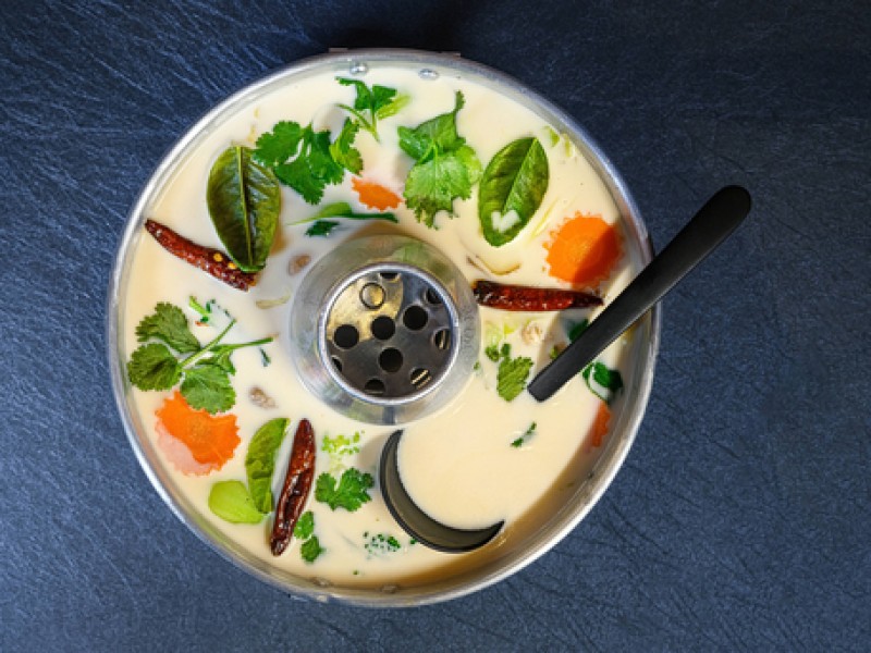 TOM KHA (L)