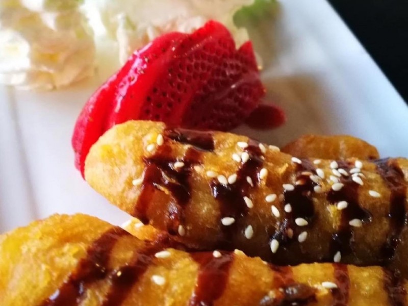 FRIED BANANA WITH ICE CREAM