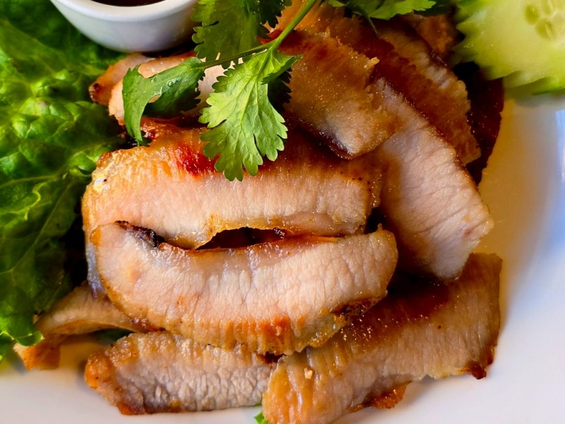 Grilled Pork Jowl คอหมูย่าง