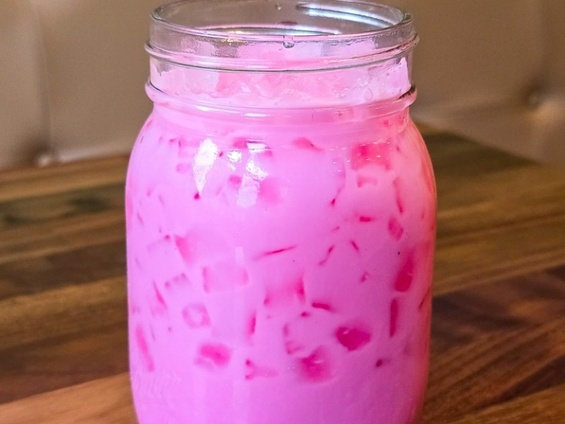 Thai Pink Milk (Nom-Yen)