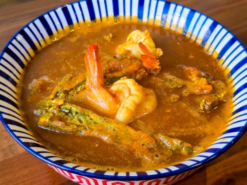 Gaeng-Som Cha-om Koong