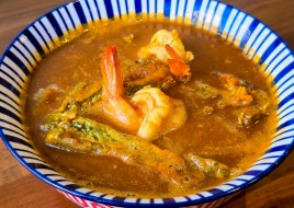 Gaeng-Som Cha-om Koong