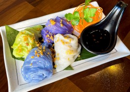 Pak Mor (Thai Steamed Rice Dumpling)
