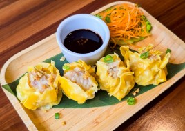 Kanom Jeeb (Steamed Dumpling)