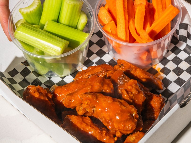 18 Pc Wings w/ Bucket of Veggies