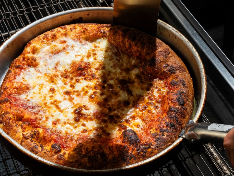 Pan Pizza 12