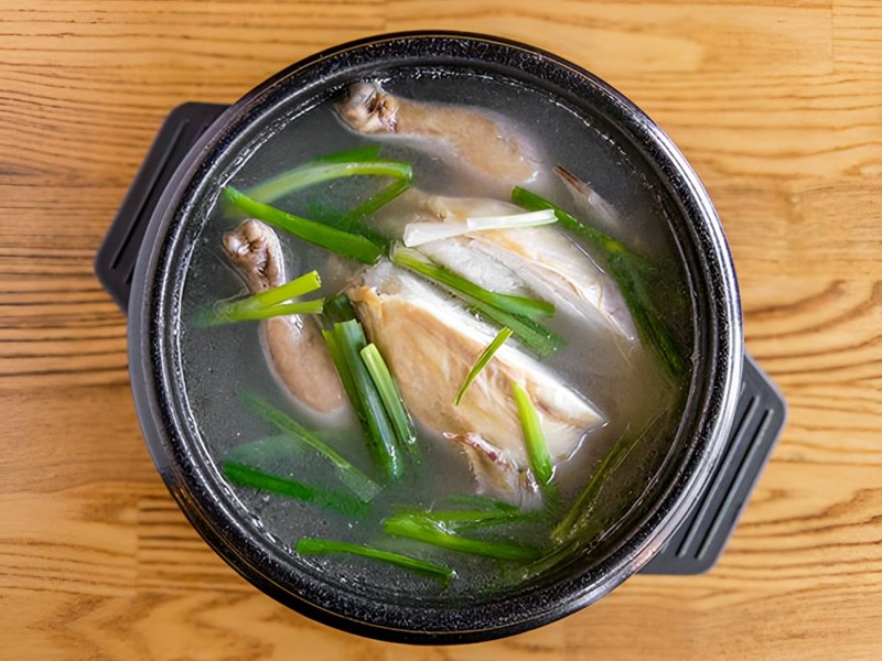 Samgye-tang (삼계탕)