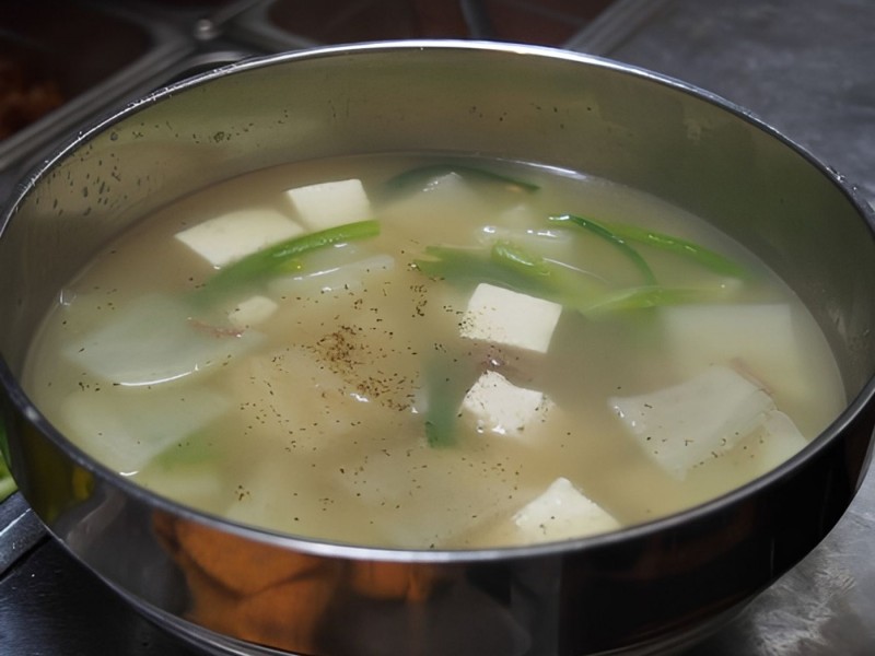 Radish and Beef Soup (쇠고기 무우국)