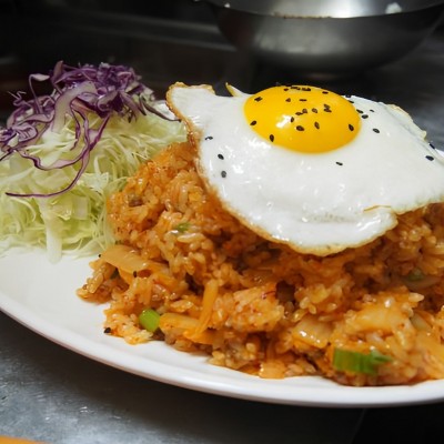 Kimchi Fried Rice (김치볶음밥)