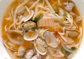 Kimchi Noodle Soup w/ clams (김치바지락칼국수)