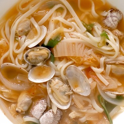 Kimchi Noodle Soup w/ clams (김치바지락칼국수)