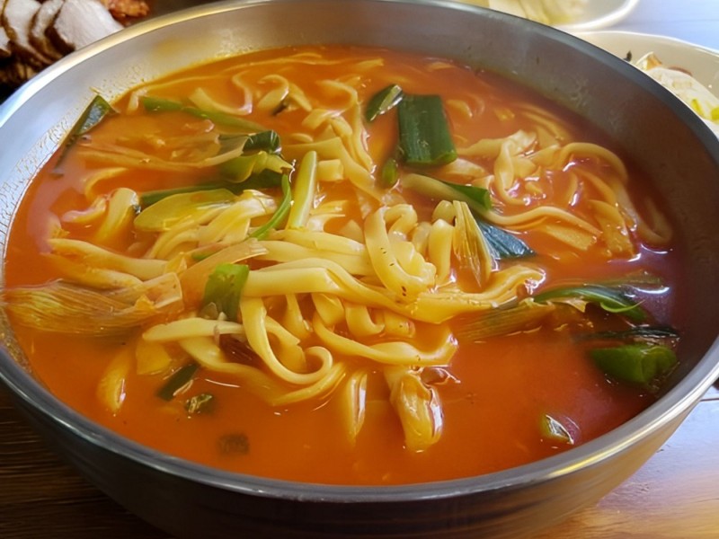 Spicy Beef Noodle Soup (육개장칼국수)