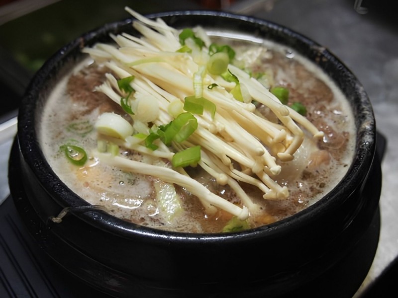 Bulgogi in Hot Stone Pot (뚝배기불고기)