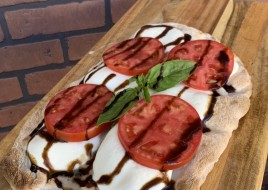 Pinsa Caprese 