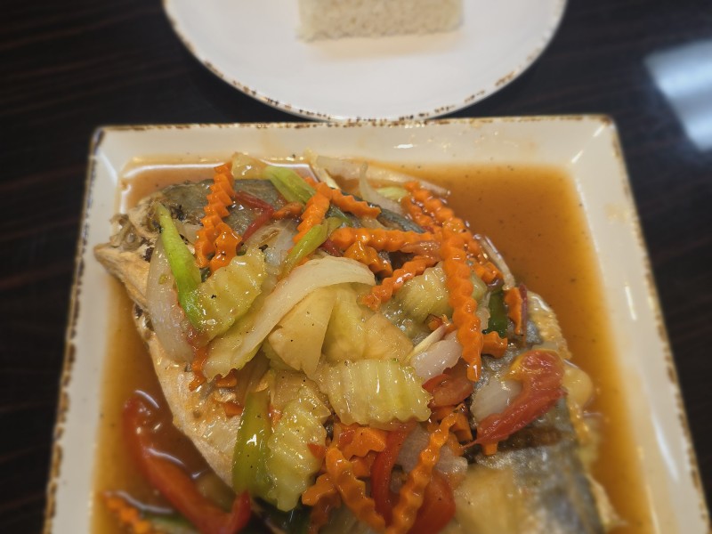 Fried Whole Pompano Fish 🌶