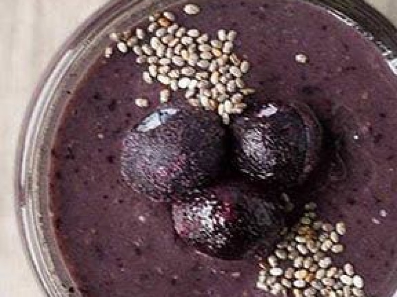 Blueberry Kale Pineapple Smoothie