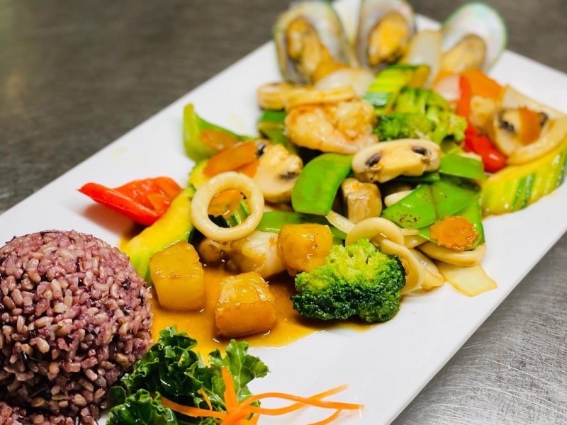 R9. Seafood Delight