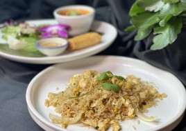 L-11  Thai fried rice