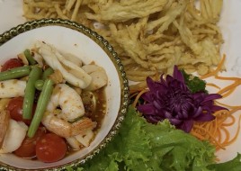 Fried papaya with mixed seafood