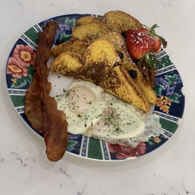 French Toast & Eggs