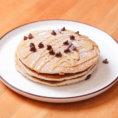 PB & Chocolate Chip Pancakes (3)