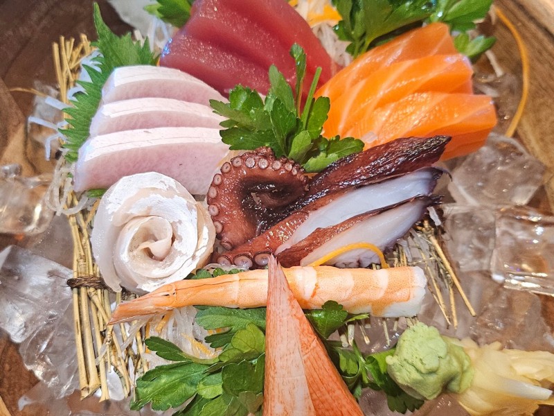 1.Sashimi Sampler 