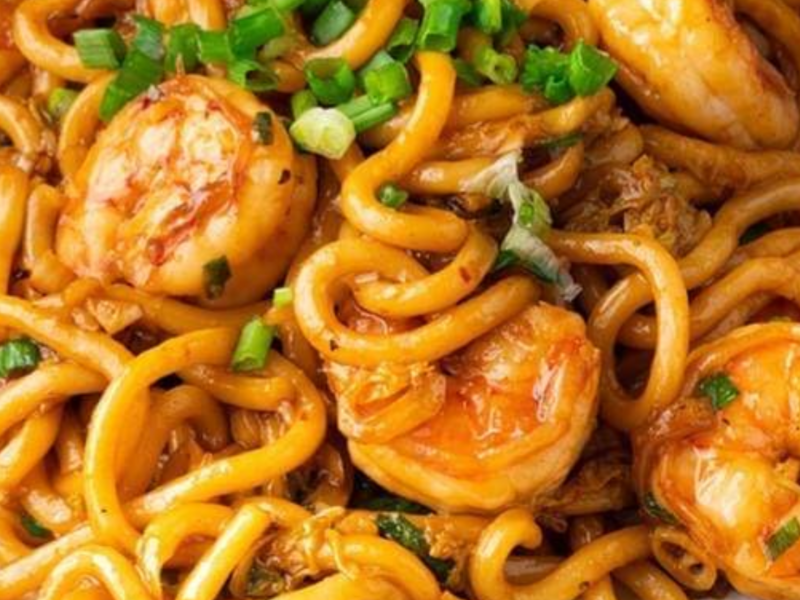 Creamy Garlic Shrimp Udon Noodle