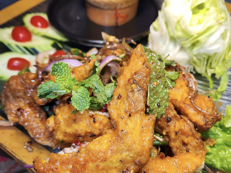 Laab Crispy Chicken Wings