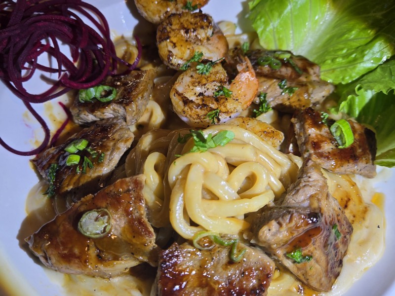 Wandee Noodle Steak and Shrimp