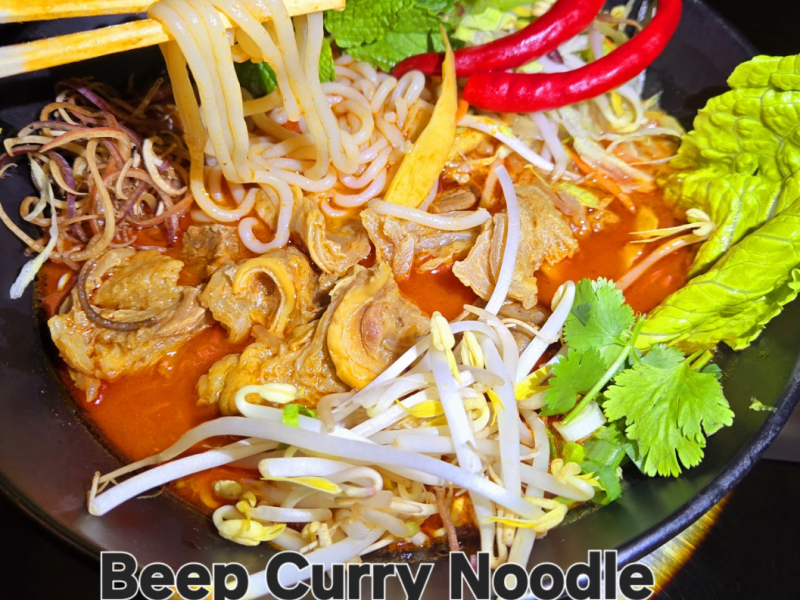Beef Curry Noodle (Khao Poon) 