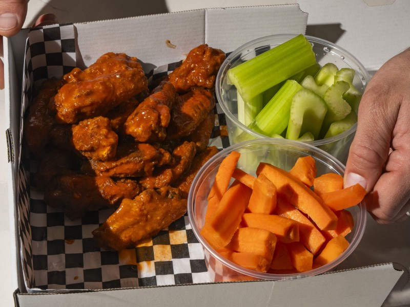 18 Pc Wings w/ Bucket of Veggies