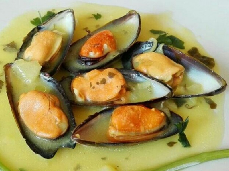 11.Mejillones En Salsa Verde Appetizers