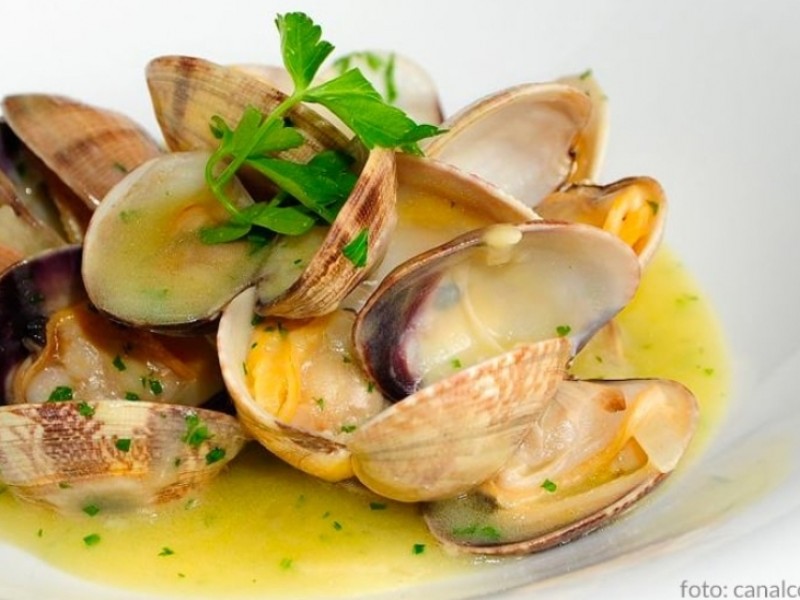 5.Almejas En Salsa Verde Appetizer